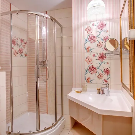 Simfonia Boutique 4* Râmnicu Vâlcea